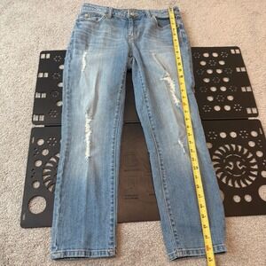 Jennifer Lopez Womens Capri Jeans Size 4 Light Wash Distressed Denim Cropped